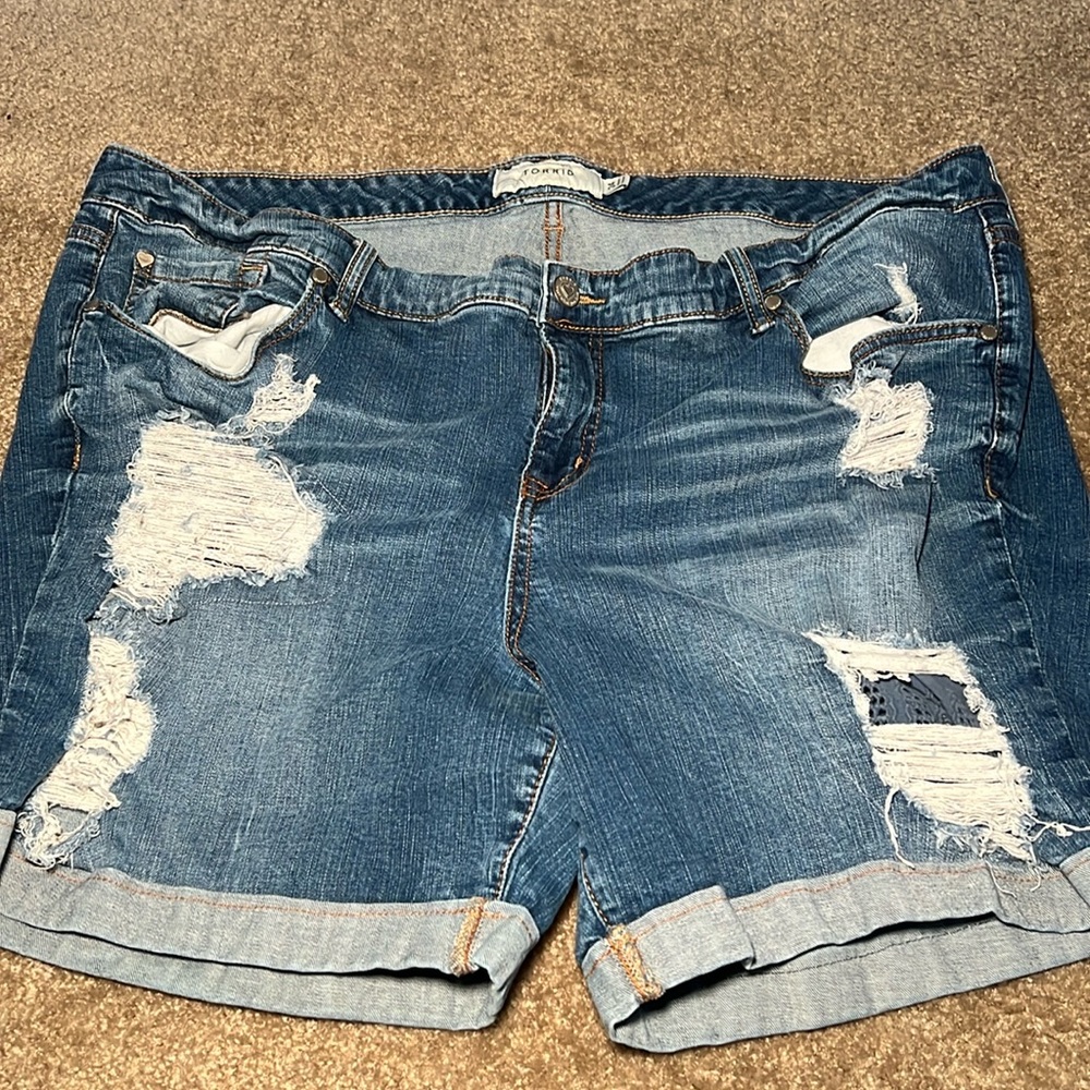 Torrid shorts size 24